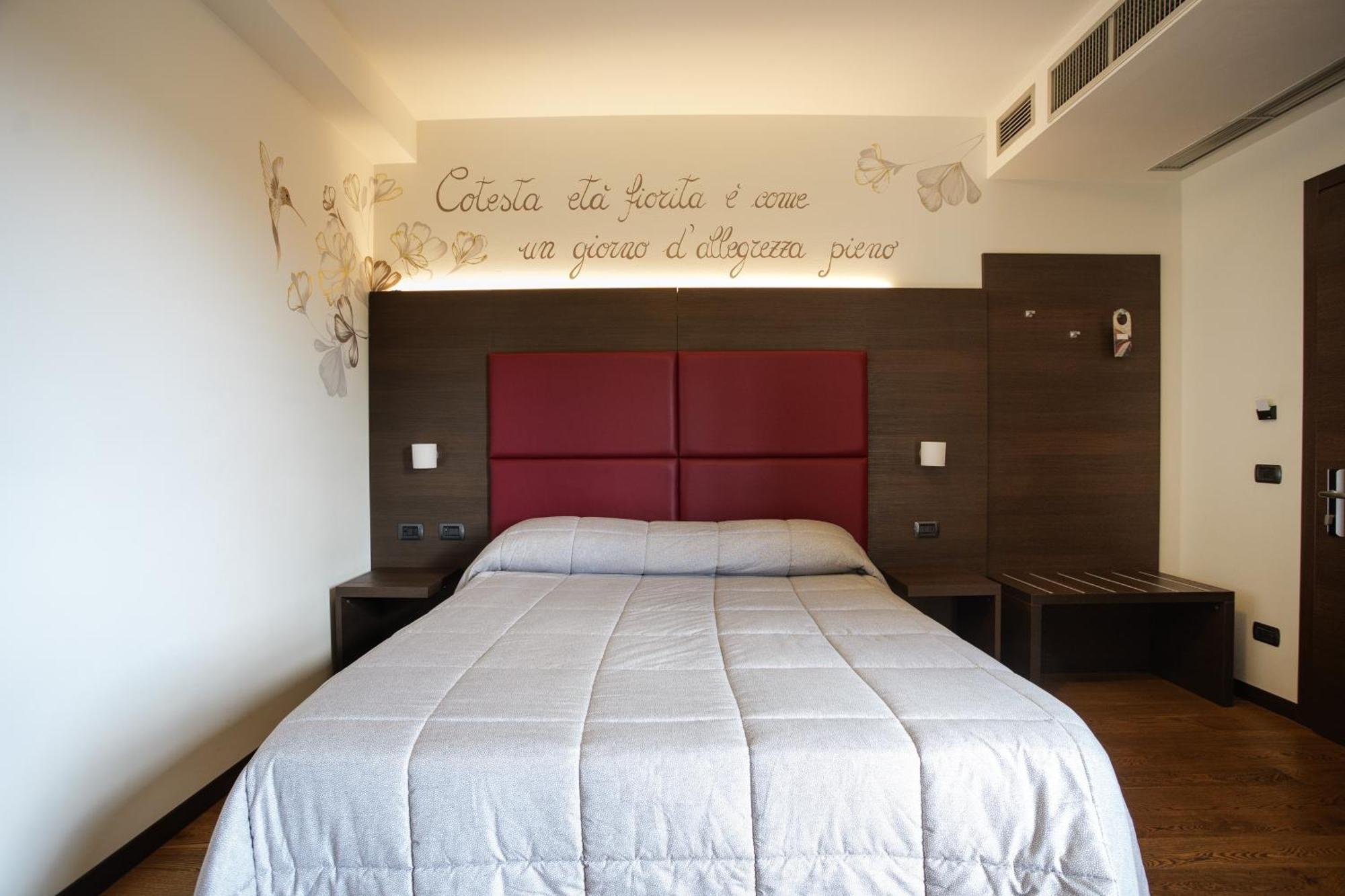 Hotel Ristorante Da Tonino Recanati Exterior foto